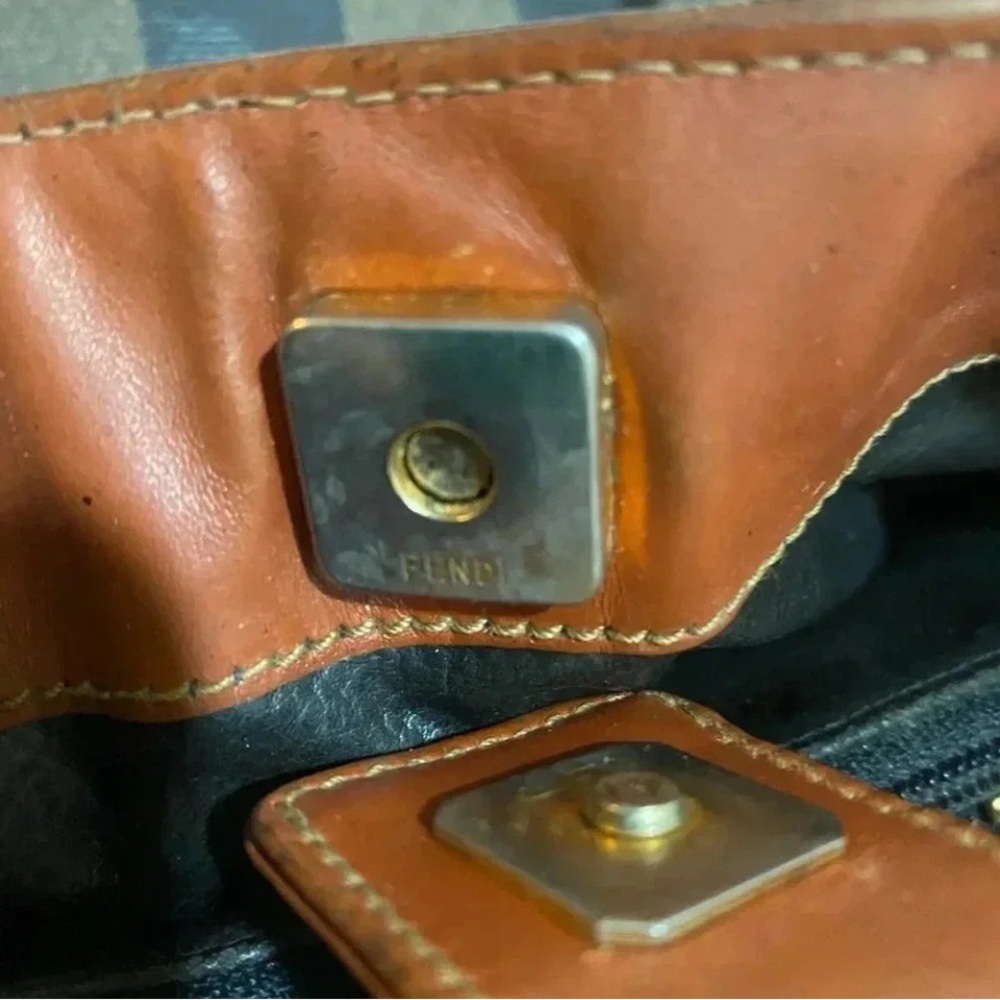 “FENDI” 🇮🇹 PEQUIN SATCHEL VINTAGE LUXURY - Picture 4 of 5